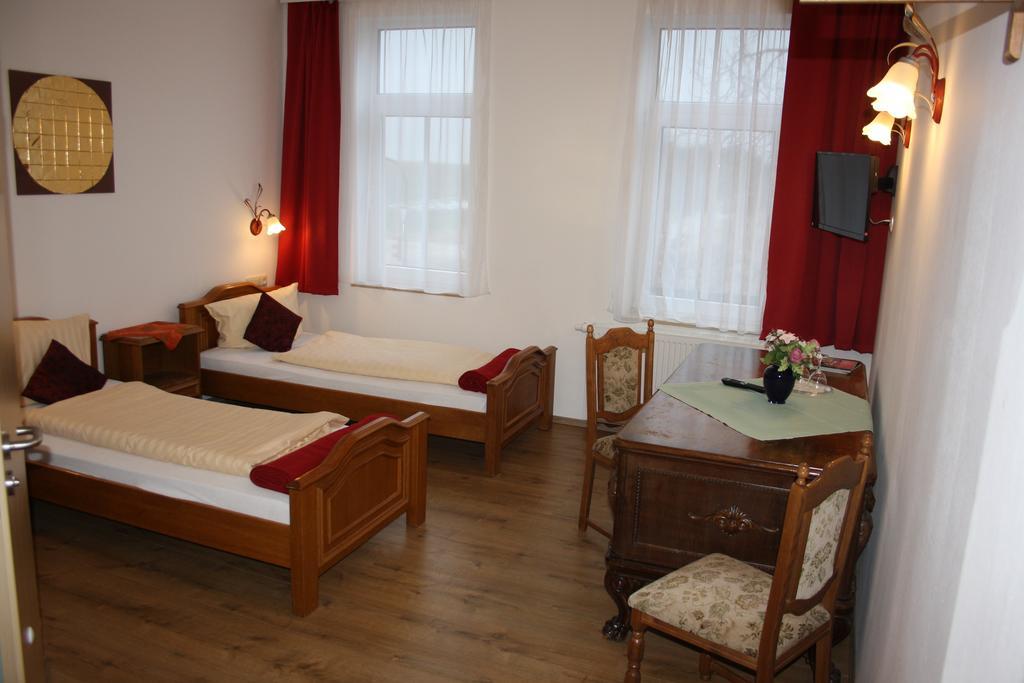 Fuerstenhof Landgasthaus & Hotel Erfurt Buitenkant foto